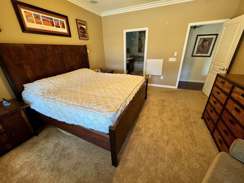Bedroom 1 Access - 1582 Smoke Signal Ct