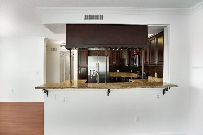 Building Photo - 13815 Fairway Island Dr