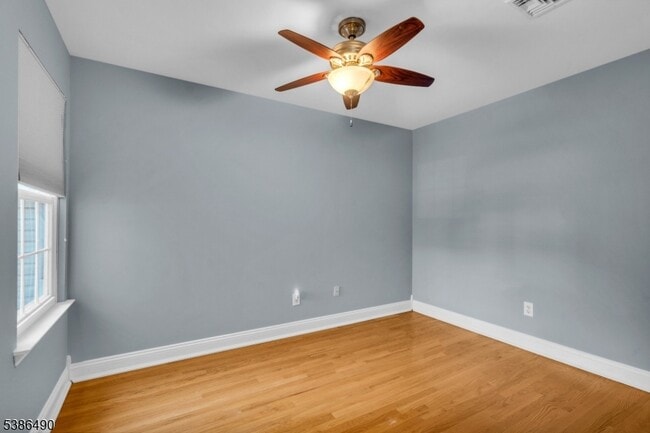 Building Photo - 7 Leahy Ct