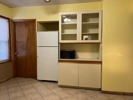 Building Photo - 10 Hill St