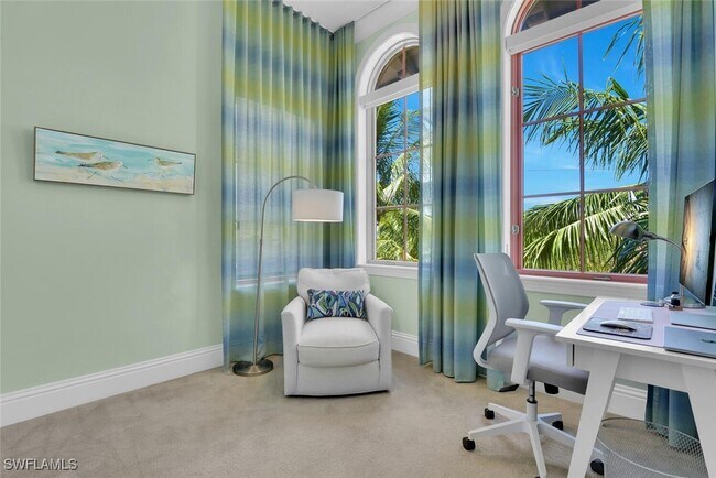 Building Photo - 684 10th Ave S