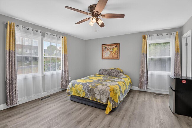 Building Photo - 12420 Seabury Ln