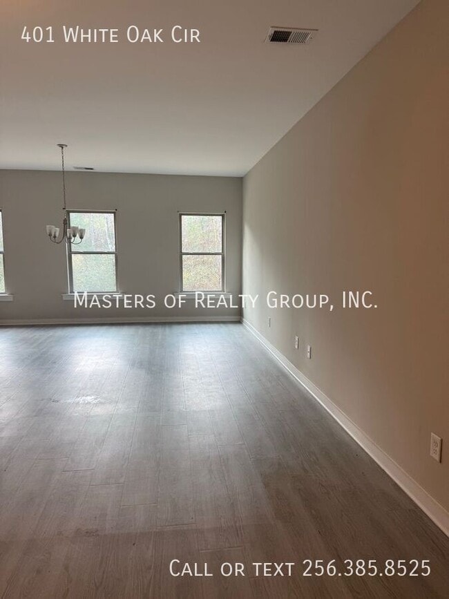 Building Photo - 401 White Oak Cir