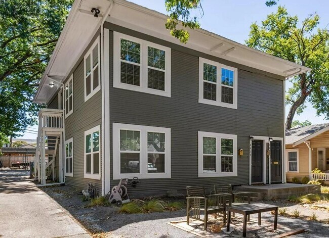 Building Photo - 5634 Willis Ave
