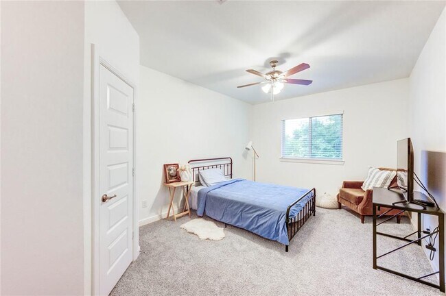 Building Photo - 4055 Woodland Meadow Dr