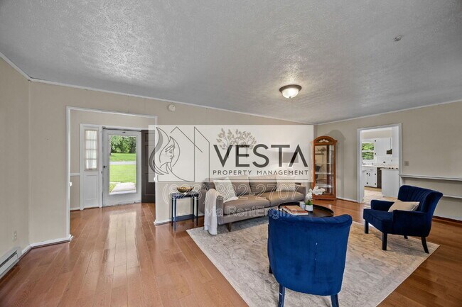 Building Photo - 90 Knob Hill Rd