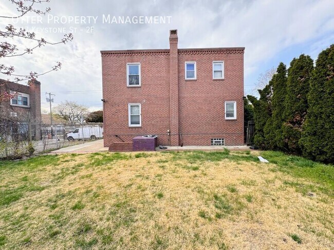 Building Photo - 5817 Keystone St