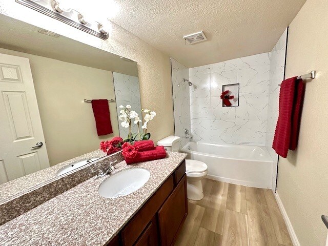 Building Photo - 4450 Sandy River Dr