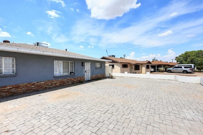 Building Photo - 8806 N 30th Ave