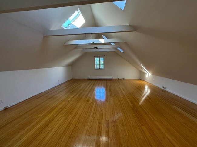 Building Photo - Beautiful Vintage Single-Family Home in San Francisco’s Mid-Richmond District