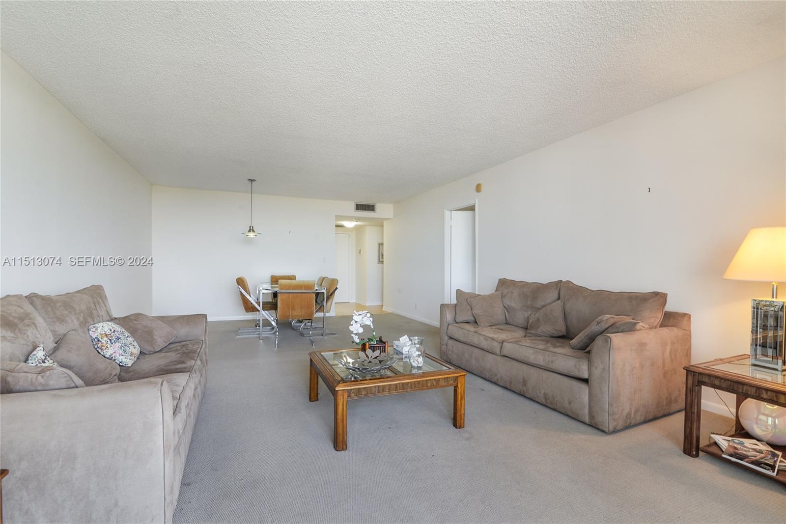 Building Photo - 2500 Parkview Dr