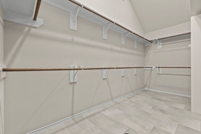 Building Photo - 25402 Kidwiler Dr