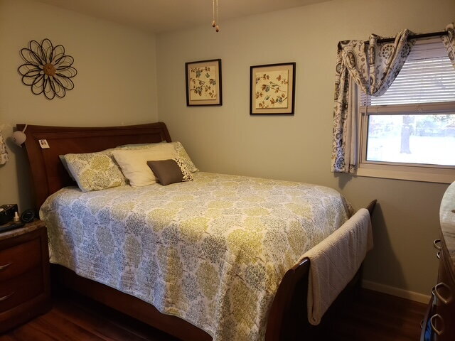 Building Photo - 3 Bedroom Home with Bonus Family Room, Fenced Back Yard, and Garage