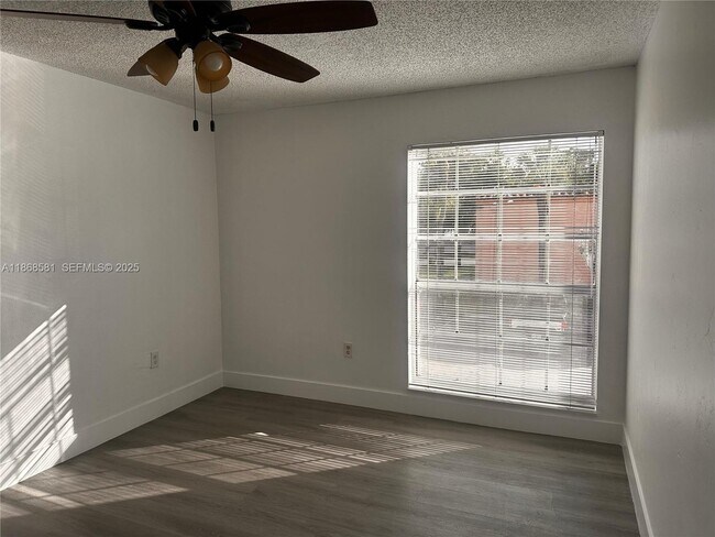 Building Photo - 7231 Miami Lakes Dr