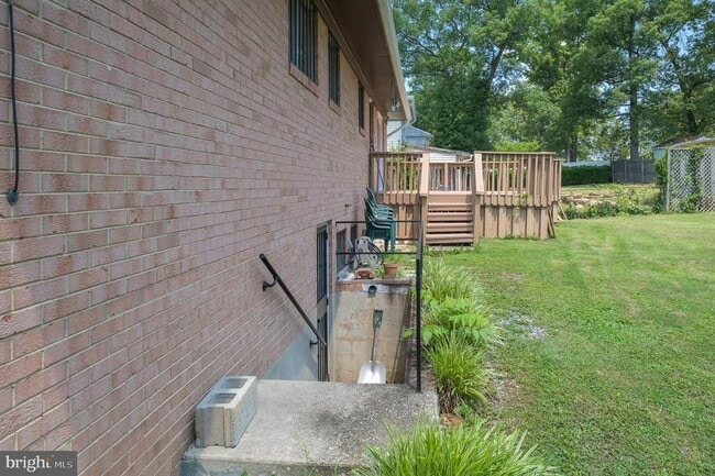 Building Photo - 6311 Barrs Ln