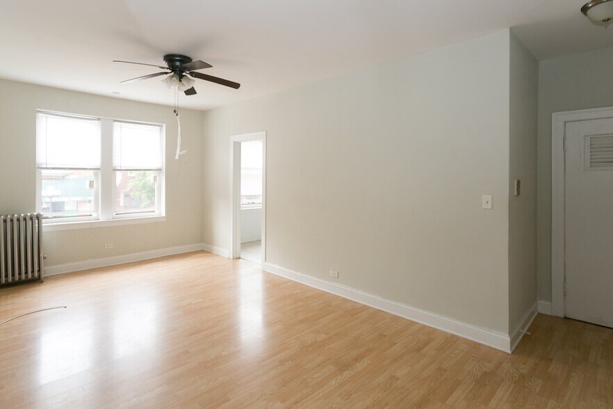 Building Photo - 4856 N Damen Ave