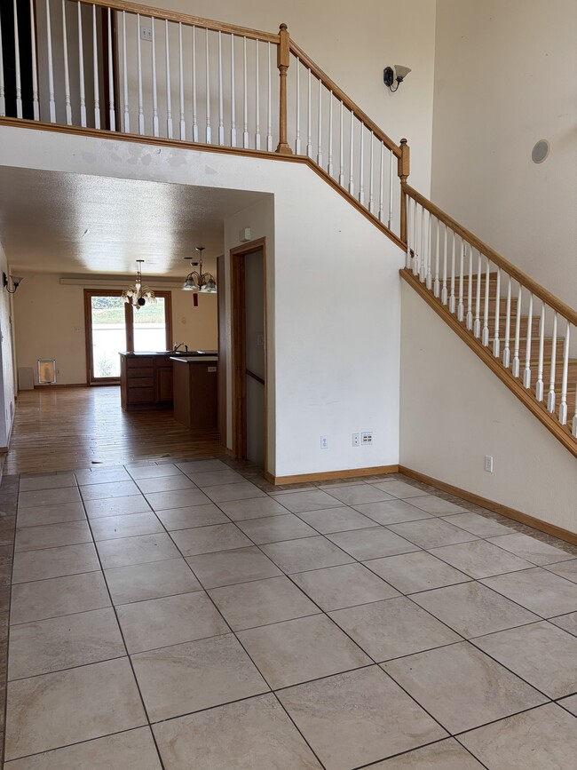 Building Photo - 1421 Thaxton Ct