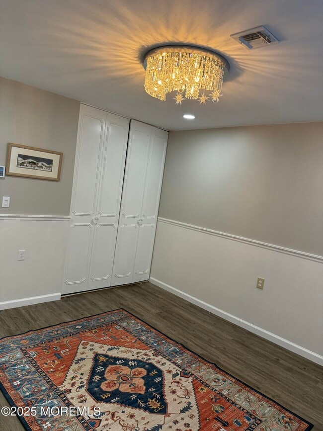 Building Photo - 144B Farrington Ct