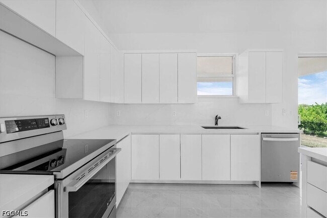 Building Photo - 3812 NW 38th St