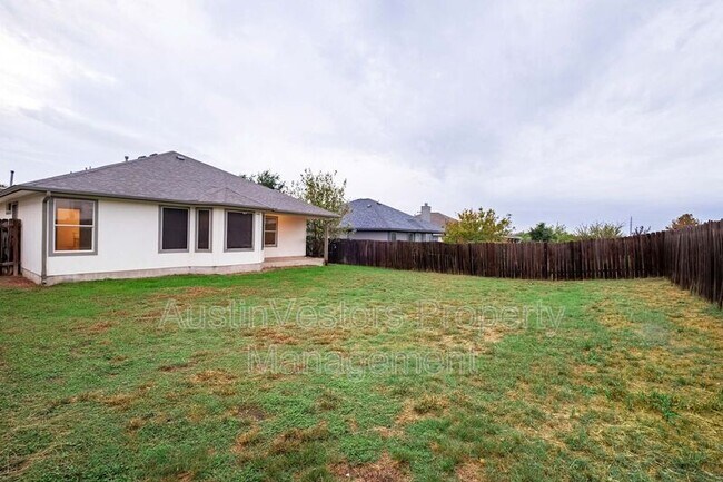 Building Photo - 105 Cattail Cove