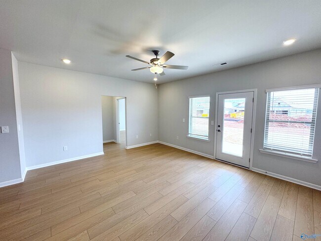 Building Photo - 161 Little Britain St