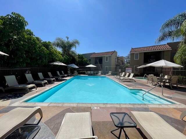 Building Photo - 10186 Camino Ruiz