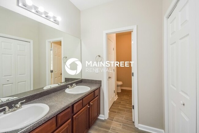 Building Photo - 4 Bedroom Pet-Friendly Home in COVINGTON, ...