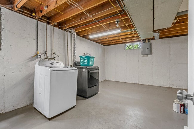 Building Photo - 2662 Smoke View Dr