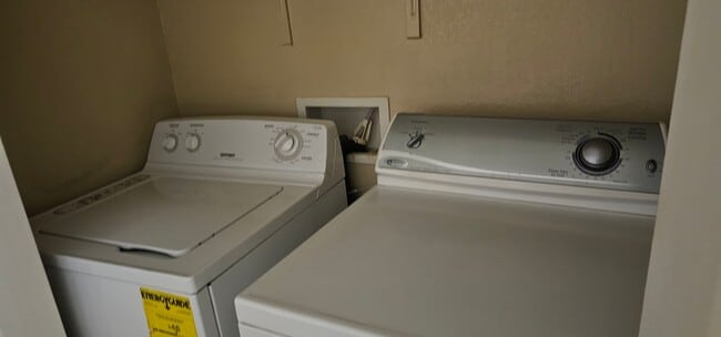 Building Photo - 3 Bedroom Home available to rent