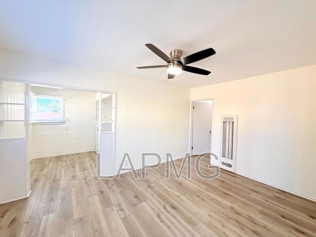 Building Photo - 6200 N Muscatel Ave