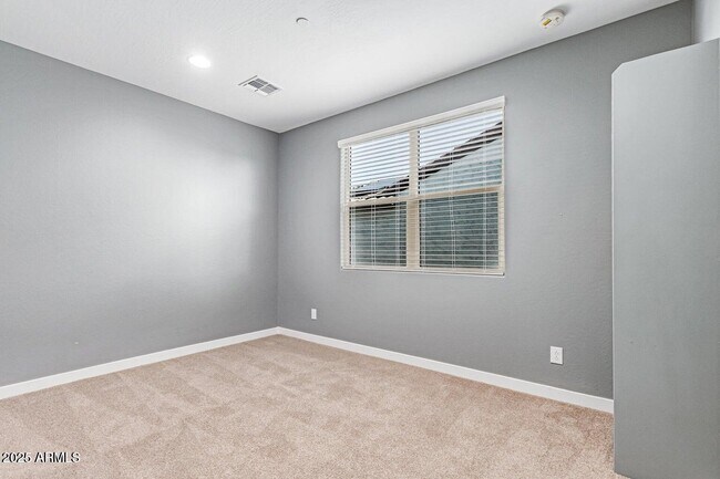 Building Photo - 31925 N 125th Ave