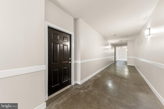 Building Photo - 12901 Centre Park Cir