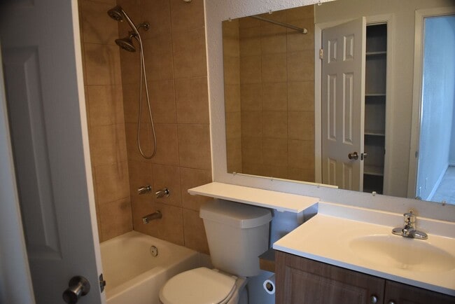 Building Photo - 4 Bd / 2 Bath in Killeen! Convenient to Fo...