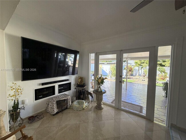 Building Photo - 14831 Kendale Lakes Blvd