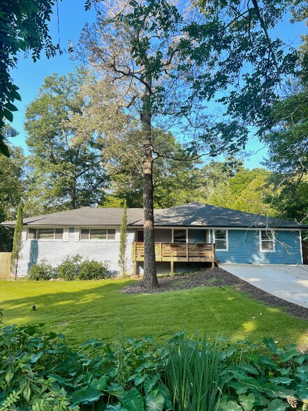Primary Photo - 3700 Ashwood Dr SE