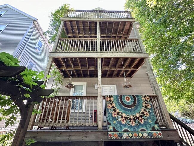 Building Photo - 6 Haverford St