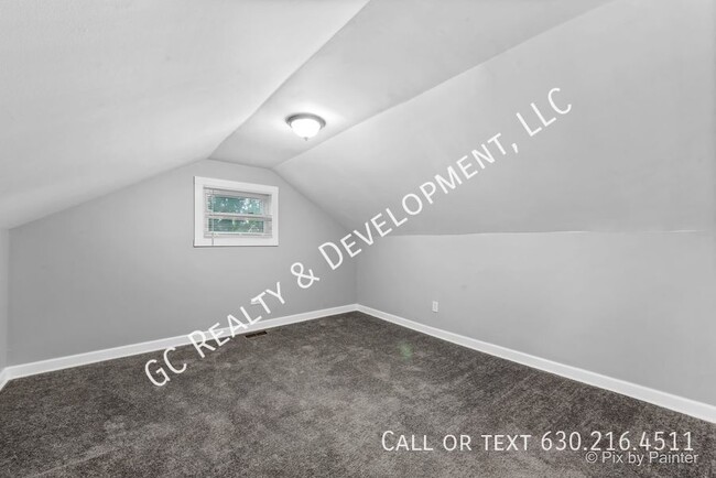 Building Photo - 1650 W 100th St