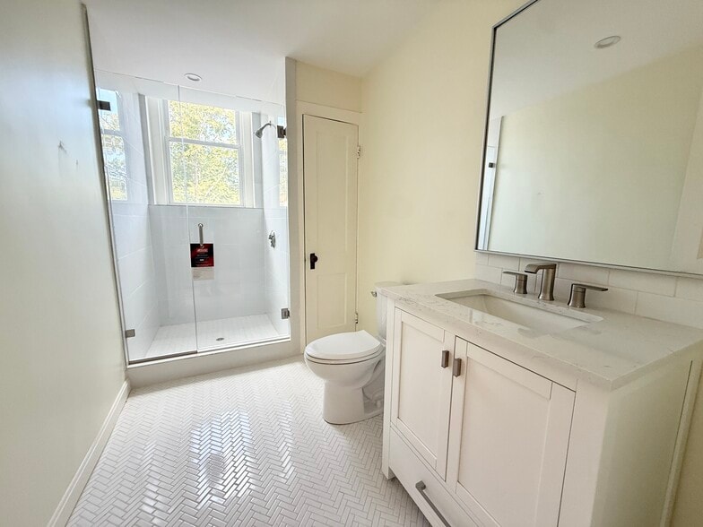 Building Photo - 1726 Beacon St