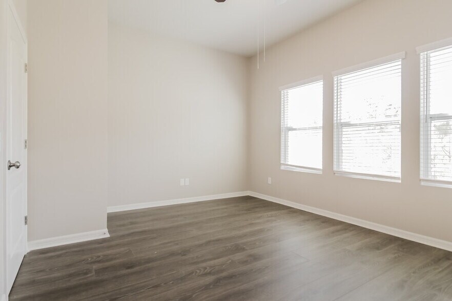 Building Photo - 4618 Socrates Wy