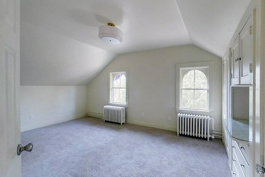 Building Photo - 711 Union St