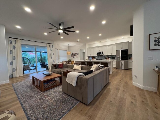 Building Photo - 10413 Canary Isle Dr