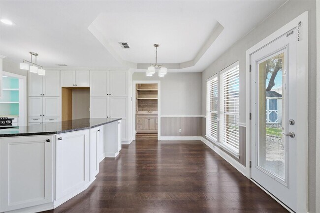 Building Photo - Home in Midlothian