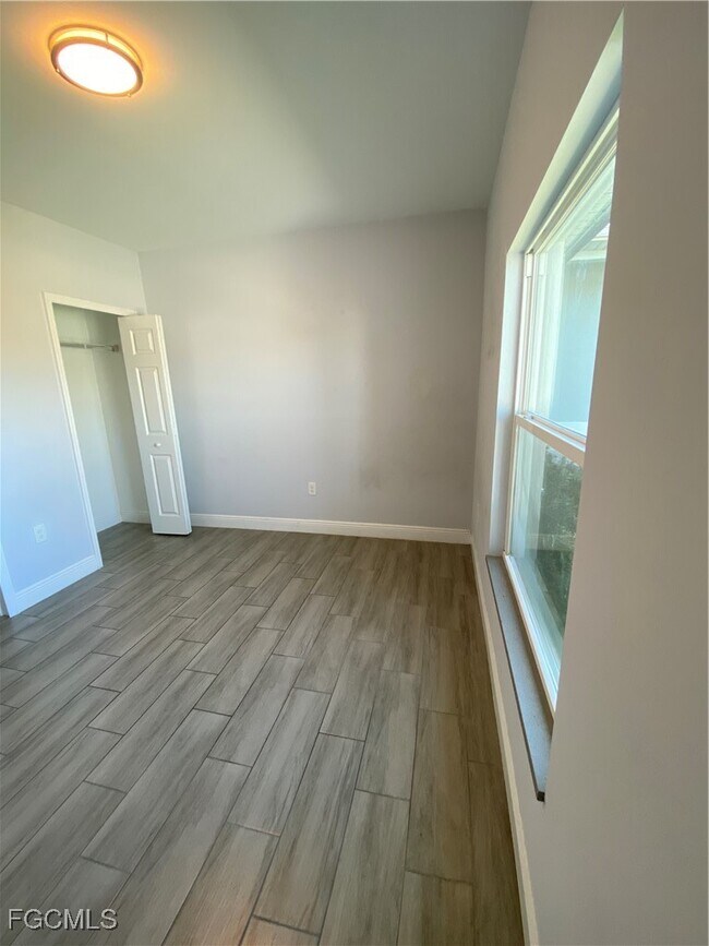 Building Photo - 2213 Hogan Dr