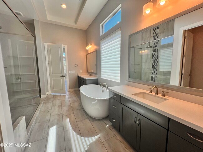 Building Photo - 14205 N Stone View Pl