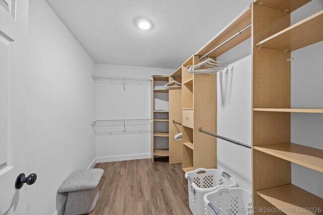 Building Photo - 2400 Seaford Dr