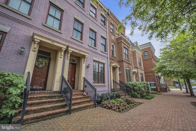 Primary Photo - 1314 Duke St