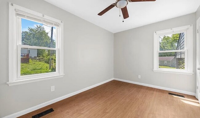 Building Photo - 353 St Sebastian Ln