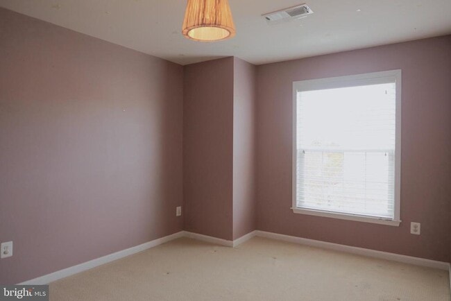 Building Photo - 25152 Sweet Myrtle Square