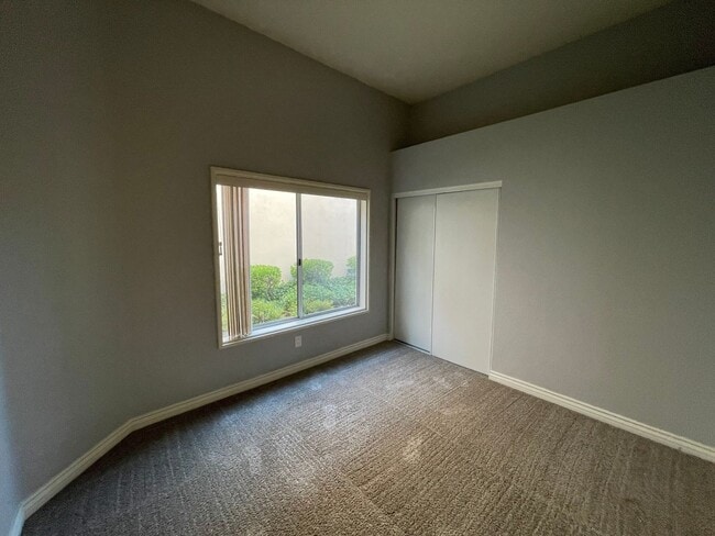 Building Photo - Bernardo Village: Single-level 3 bedroom, ...