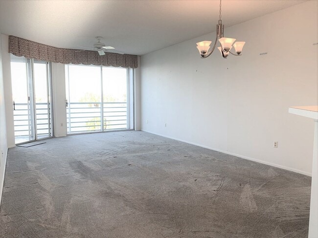 Building Photo - Condo - Coral Pointe At Harbourside with Water Views